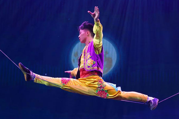 Red Theatre Acrobatic Show