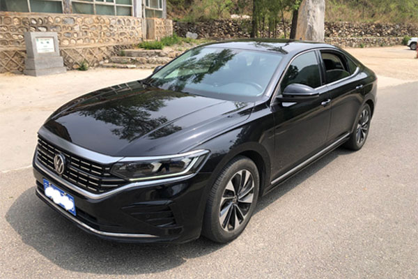 Beijing Car Rental With Driver 5 Seats Car